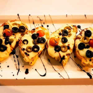 Bruschetta Caprese (4 Porciones) - B_1